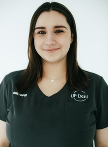 Viktoria Dental assistant